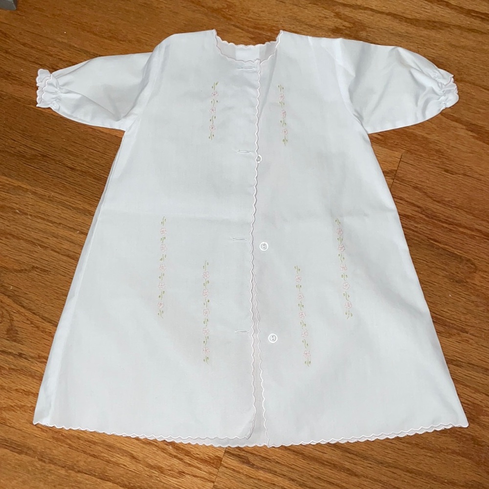 Auraluz newborn gown